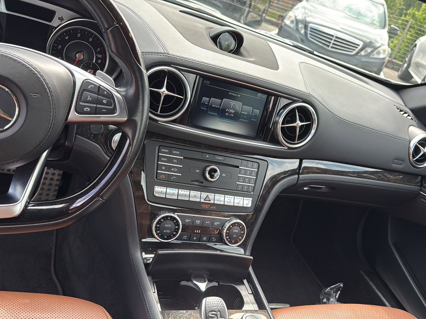 Used 2017 Mercedes-Benz SL 450 image 12