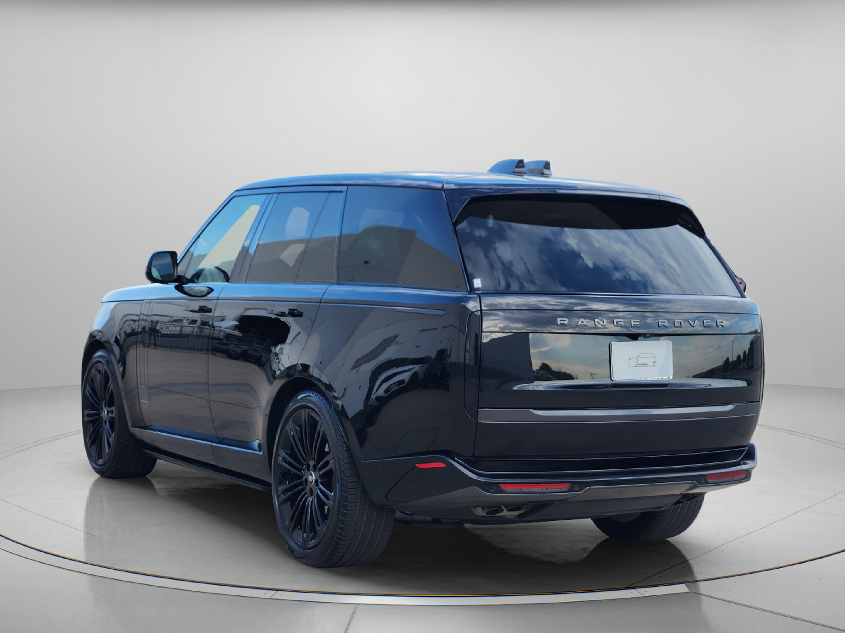 Certified 2024 Land Rover Range Rover SE AWD/4WD image 3