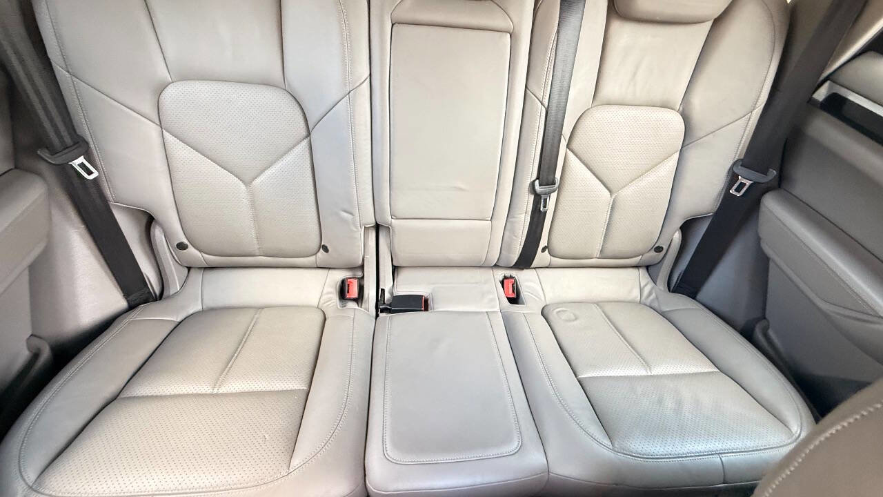 Used 2011 Porsche Cayenne S image 87