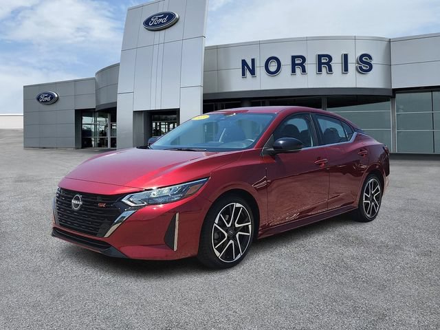 Used 2025 Nissan Sentra SR FWD image 2