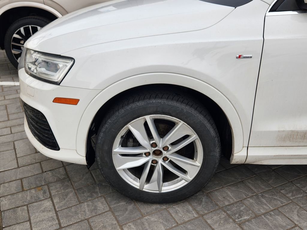 Used 2018 Audi Q3 2.0T Premium Plus w/ Premium Plus Package AWD/4WD image 10