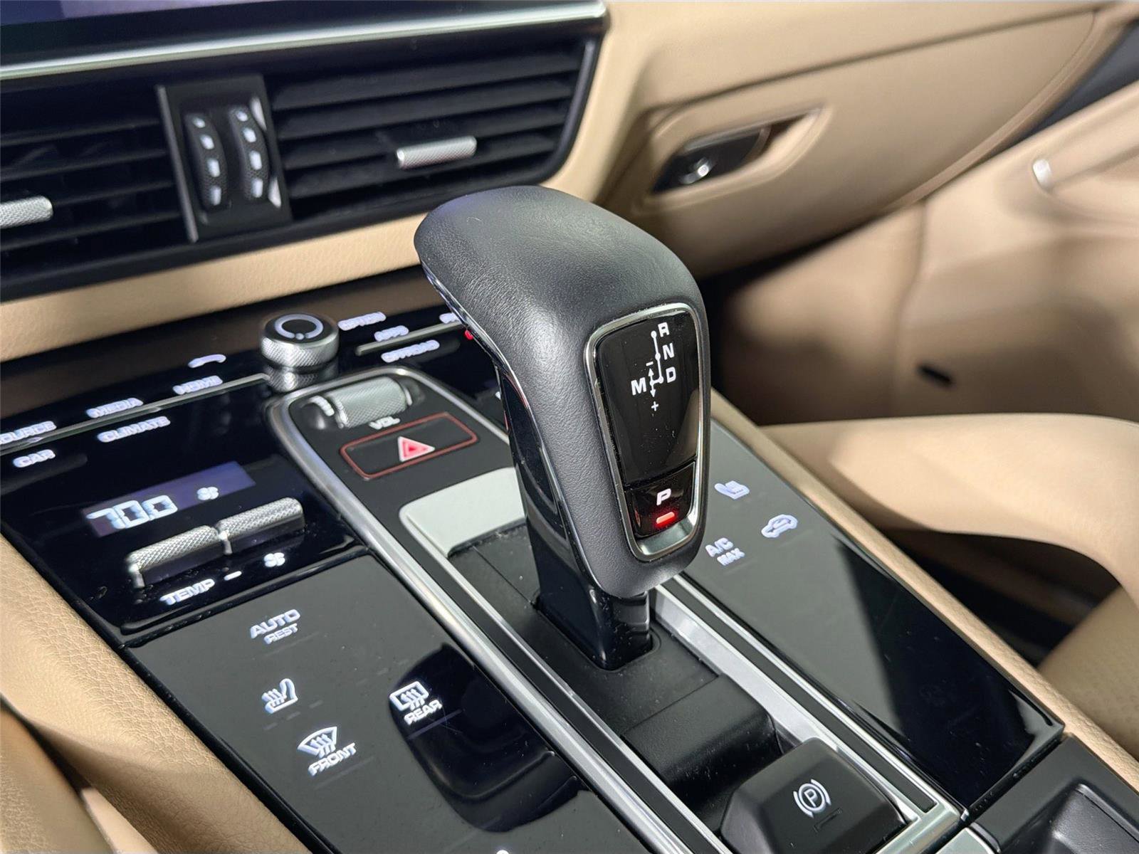 Certified 2022 Porsche Cayenne Platinum Edition AWD/4WD image 34