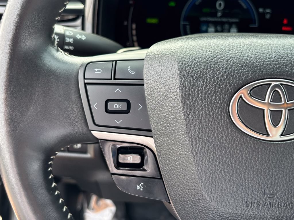 Used 2025 Toyota Camry SE w/ Convenience Package AWD/4WD image 30