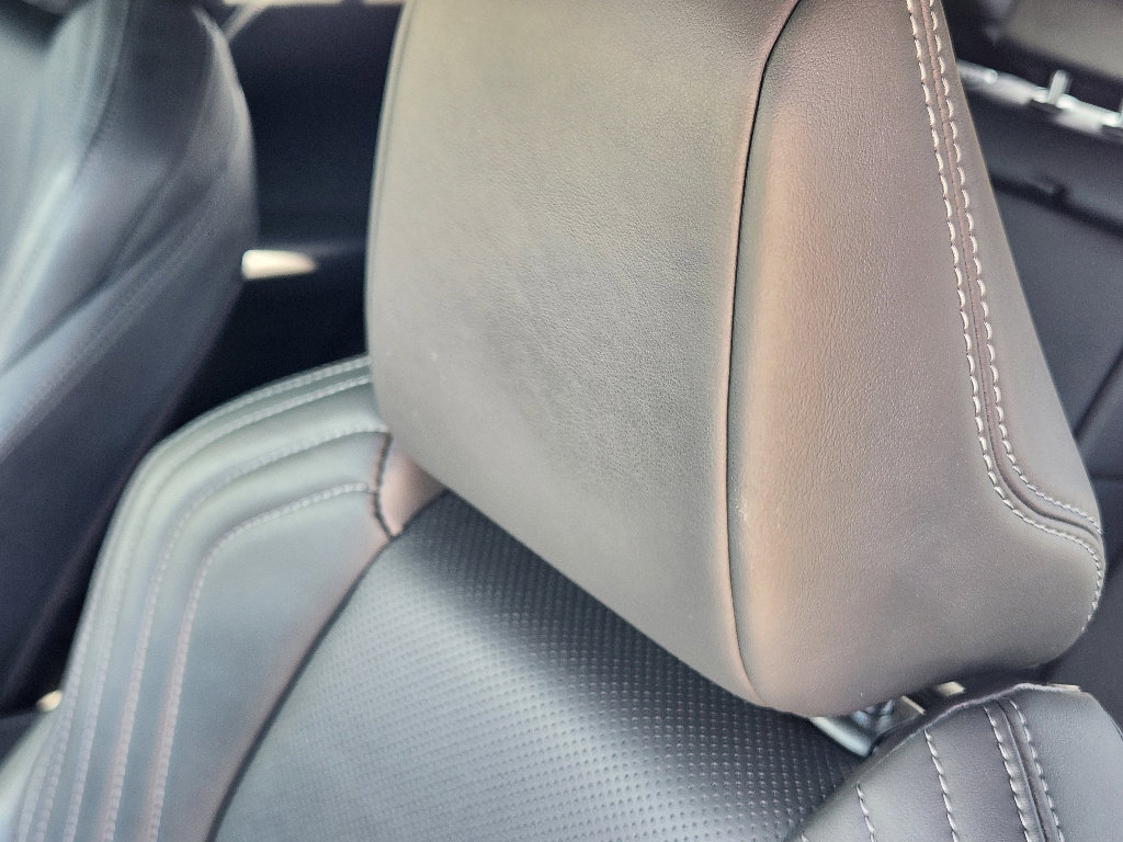 Used 2021 Toyota Venza Limited image 14