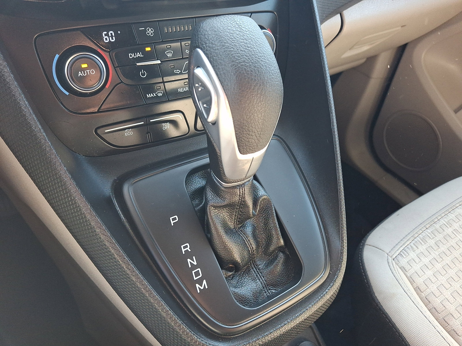 Used 2022 Ford Transit Connect XLT image 21