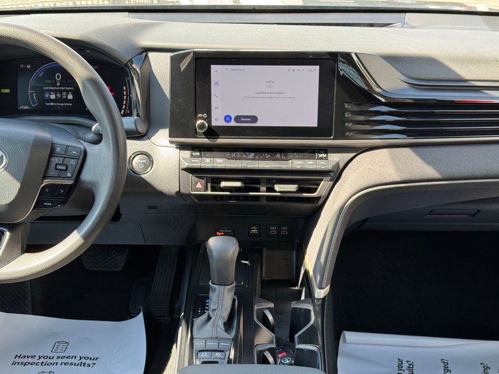 Used 2025 Toyota Camry LE FWD image 40