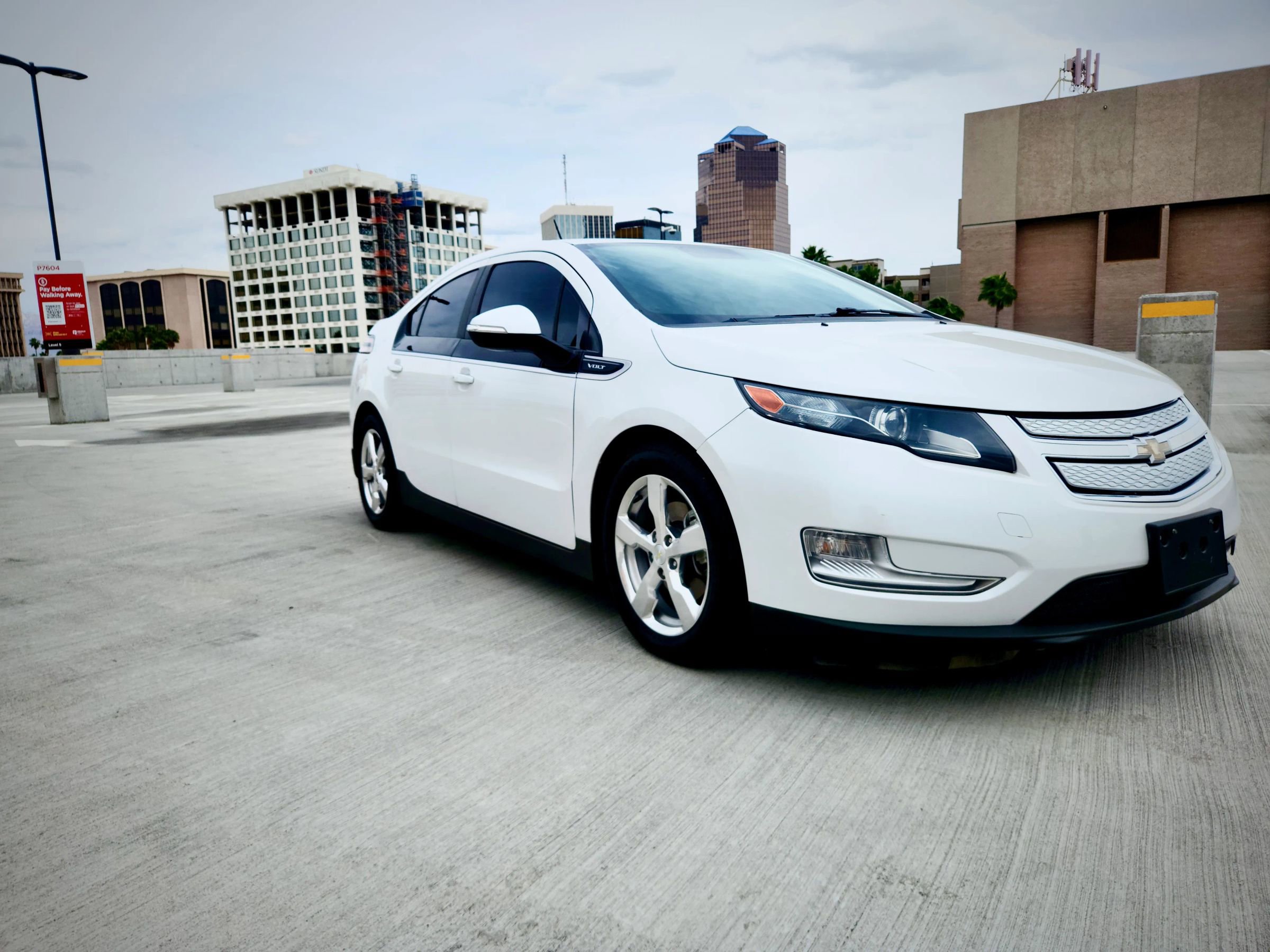 Used 2015 Chevrolet Volt Premium w/ Premium Trim Package FWD image 8
