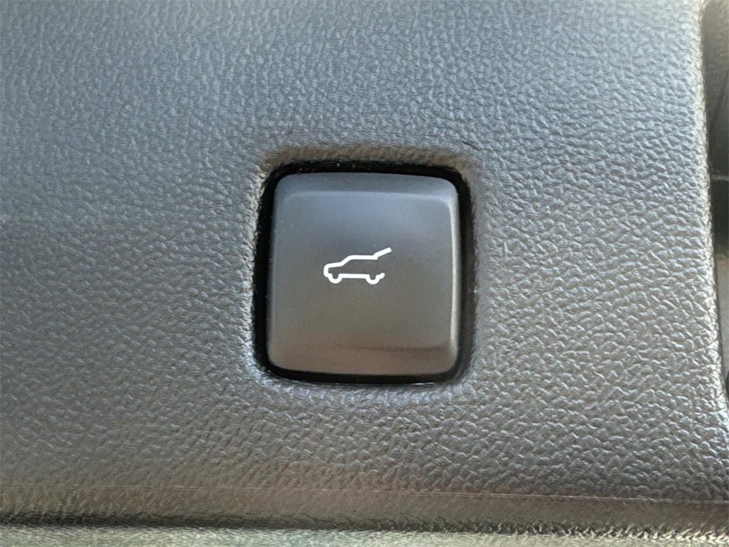 Used 2022 Ford Escape Titanium w/ Titanium Elite Package image 19