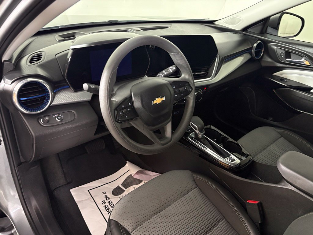 Used 2024 Chevrolet Trax LT FWD image 21