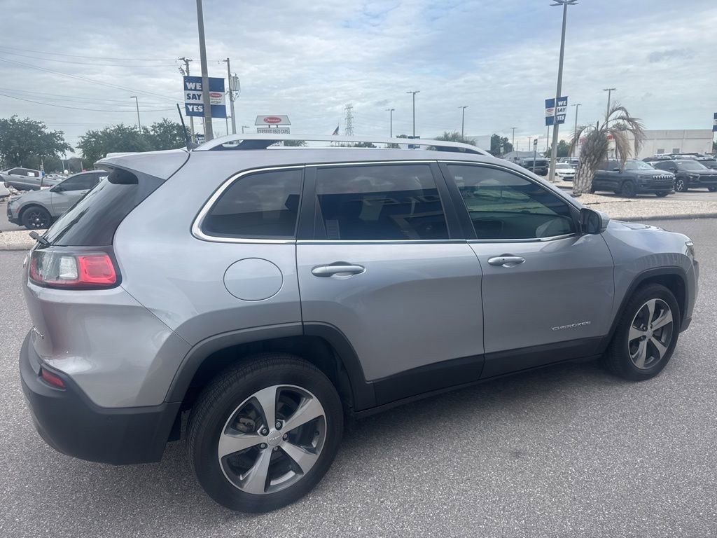 Used 2019 Jeep Cherokee Limited w/ Technology Group FWD image 5
