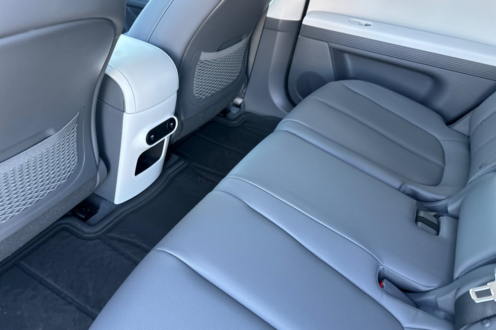 New 2027 Hyundai Ioniq 5 SEL AWD/4WD image 12