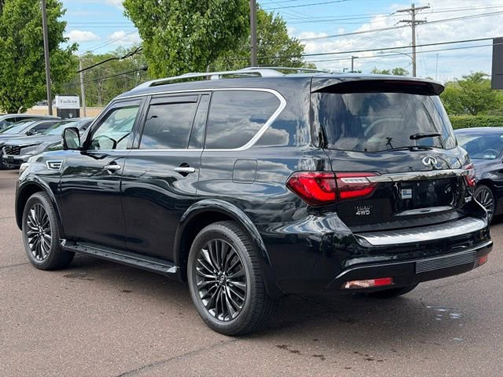 Certified 2023 INFINITI QX80 Premium Select w/ Cargo Package AWD/4WD image 5