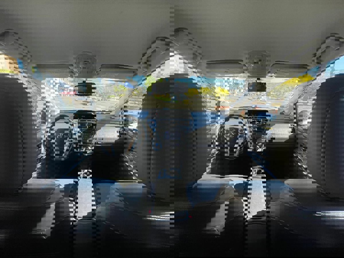 Used 2012 Toyota Prius V Five FWD image 13