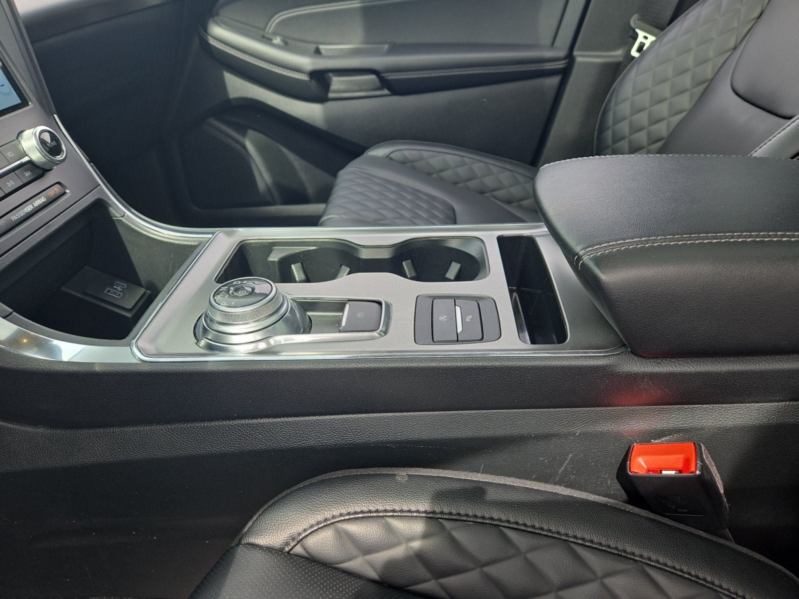 Used 2024 Ford Edge Titanium w/ Equipment Group 301A AWD/4WD image 22