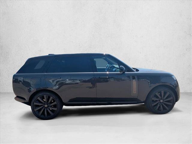 Used 2024 Land Rover Range Rover SV AWD/4WD image 4