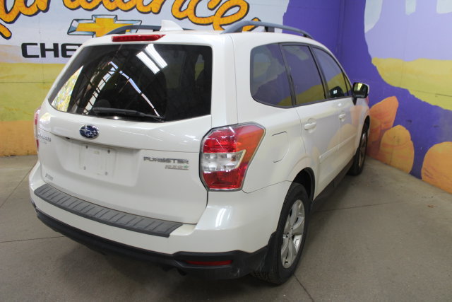 Used 2016 Subaru Forester 2.5i Premium w/ All-Weather Package AWD/4WD image 8