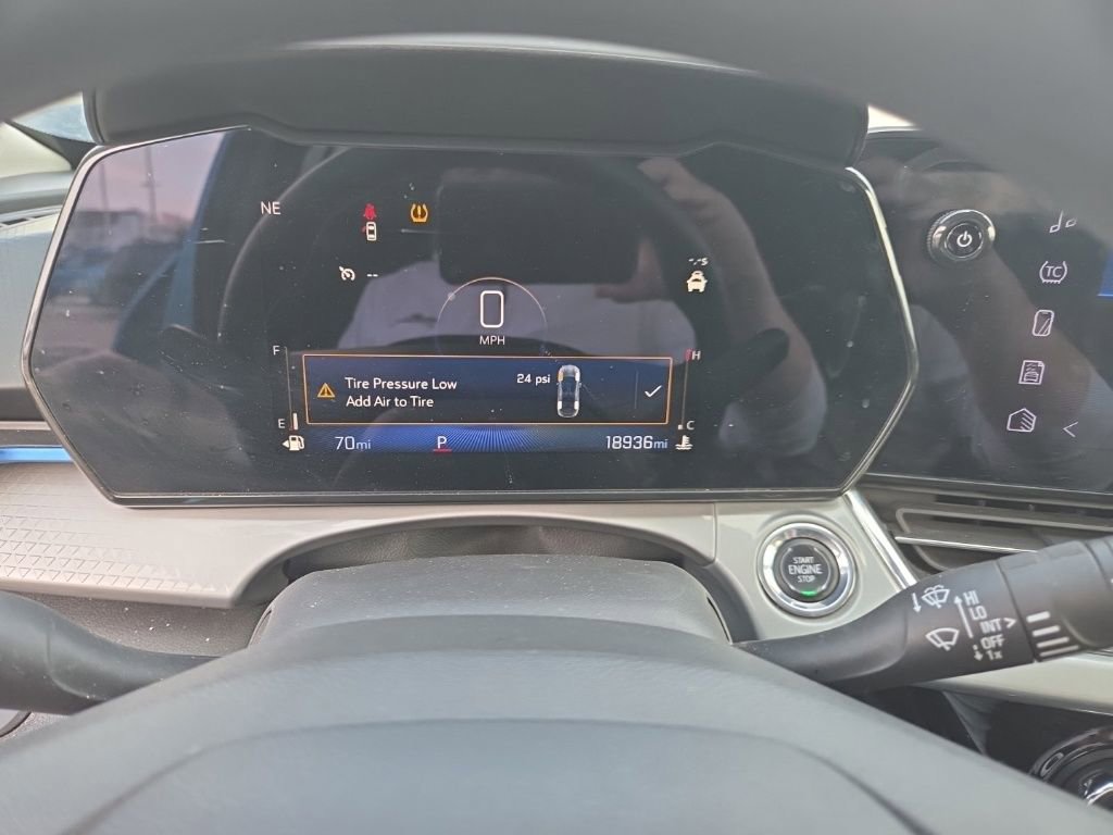 Certified 2025 Chevrolet Trax LT image 13