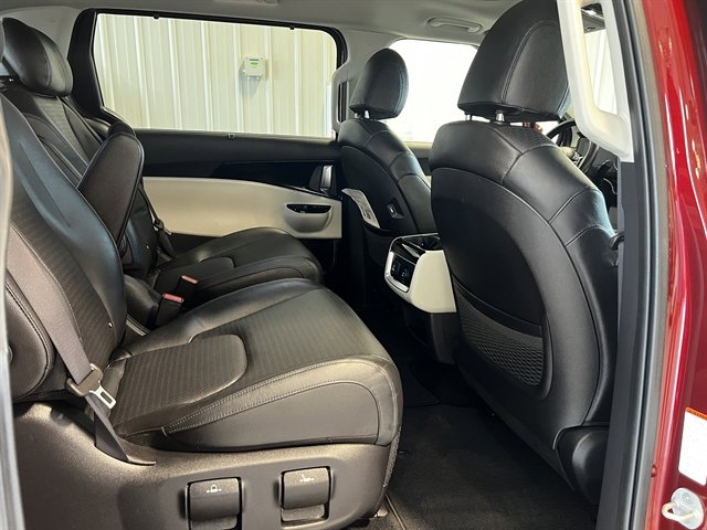 Used 2024 Kia Carnival SX Prestige image 26