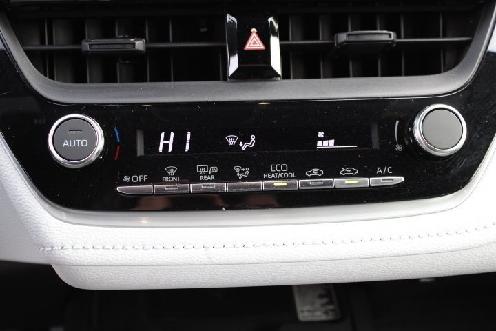 Certified 2024 Toyota Corolla SE image 17