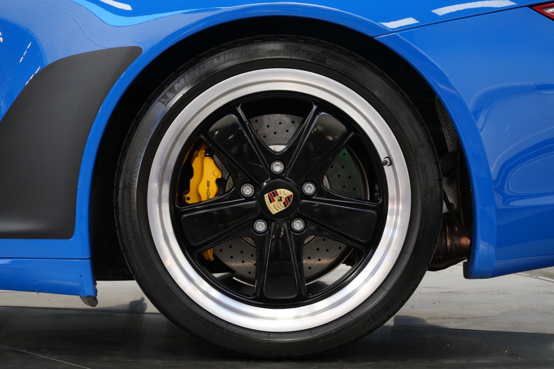 Used 2011 Porsche 911 Speedster RWD image 11