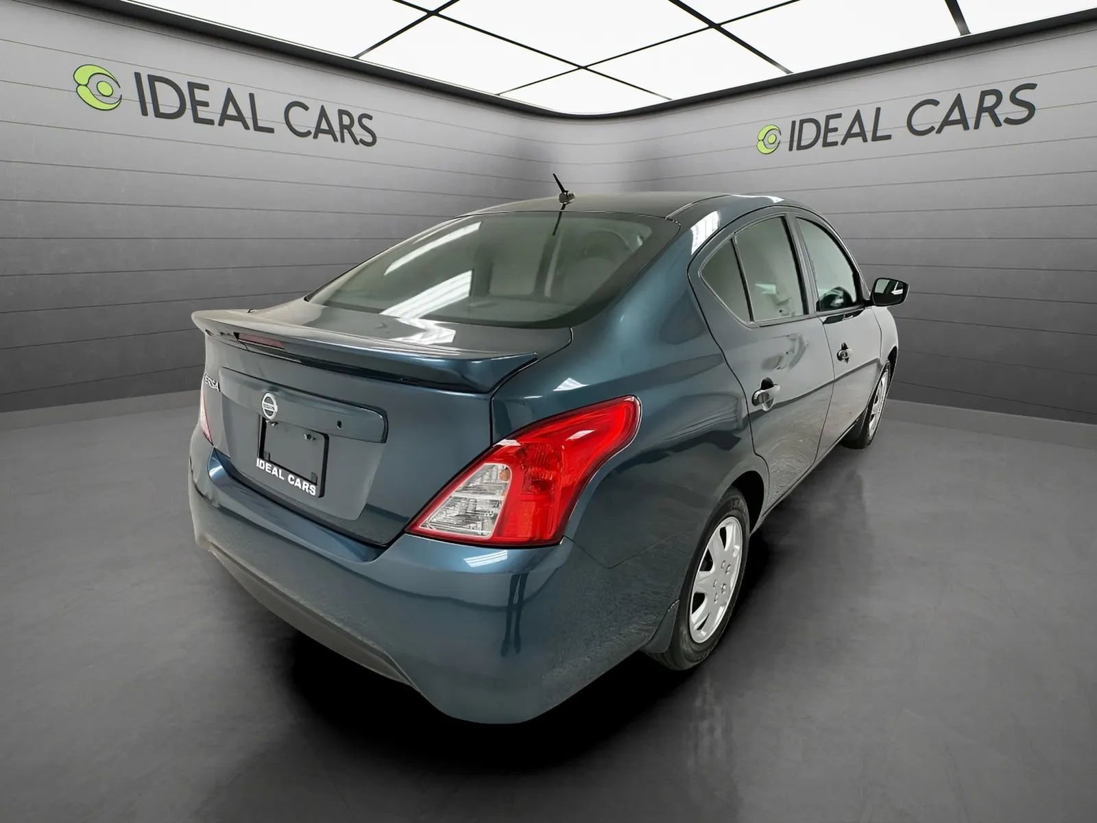 Used 2017 Nissan Versa S Plus FWD image 5