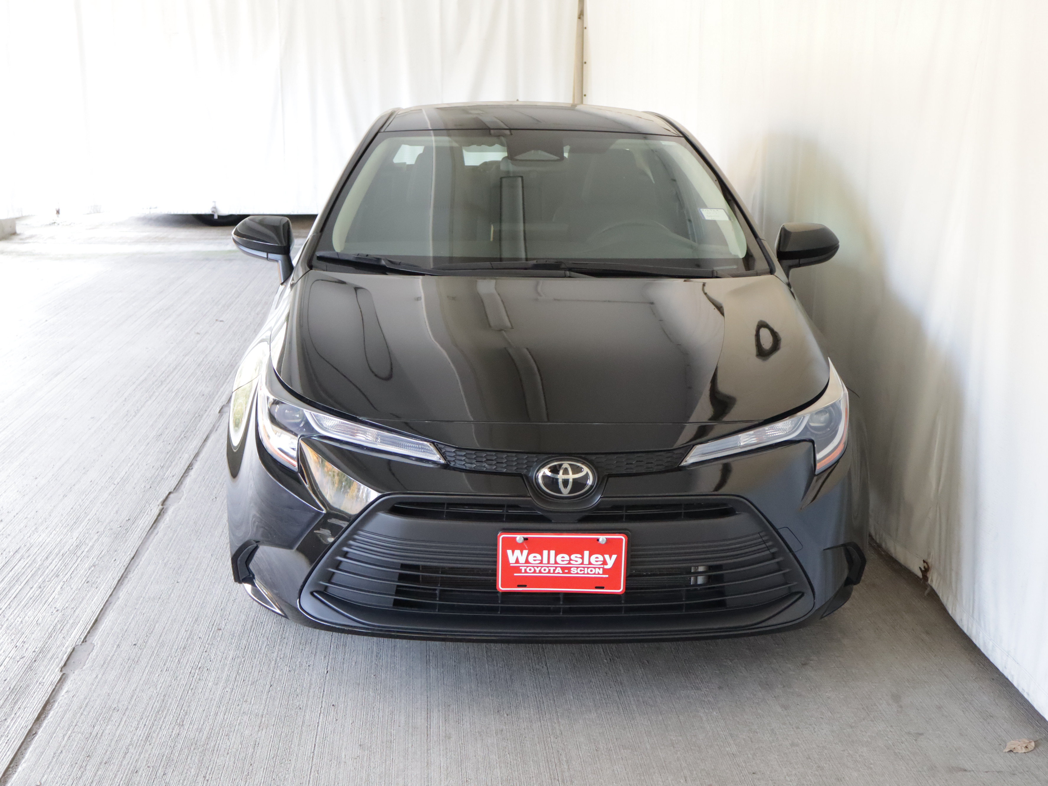 Used 2023 Toyota Corolla LE w/ Carpet Mat Package (TMS) FWD image 3