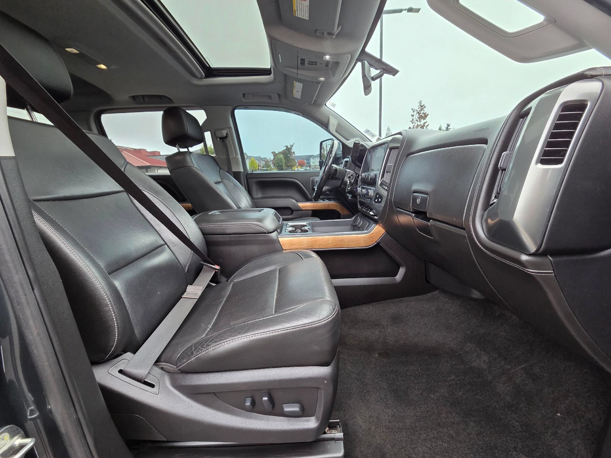 Used 2019 Chevrolet Silverado 3500 LTZ w/ Duramax Plus Package AWD/4WD image 32
