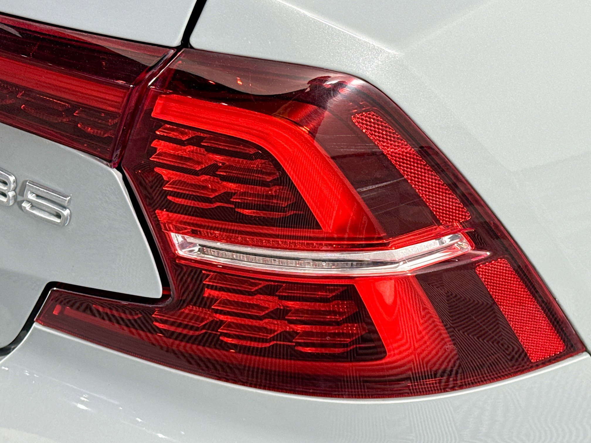 Used 2024 Volvo S60 B5 Plus FWD image 33