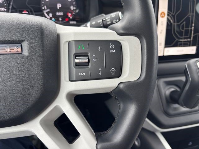 Used 2025 Land Rover Defender 110 S image 28