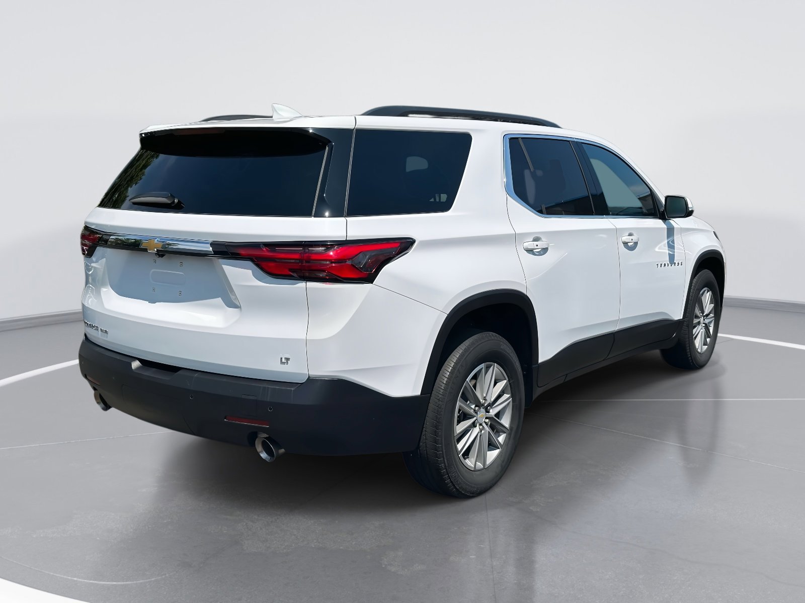 Used 2023 Chevrolet Traverse LT image 5