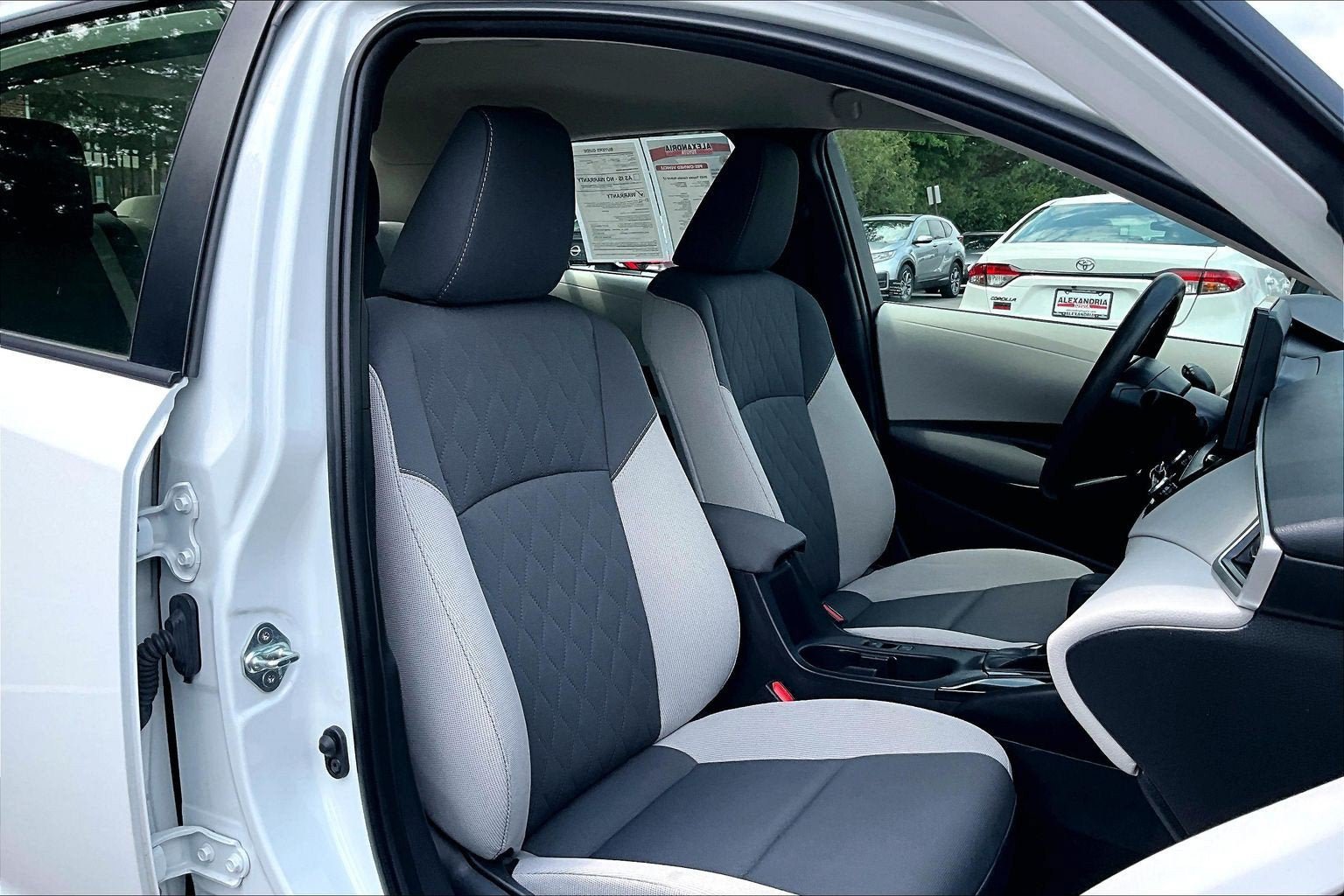Used 2023 Toyota Corolla LE FWD image 7