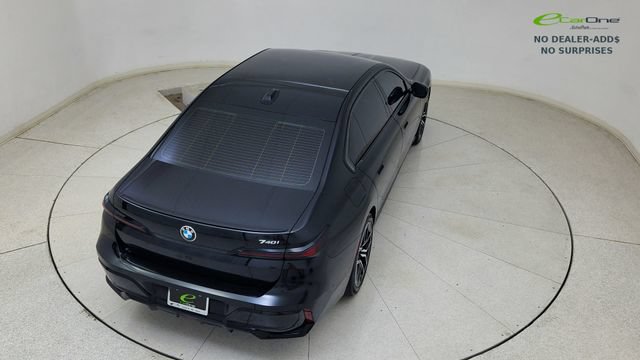 Used 2023 BMW 740i w/ Parking Assistance Package RWD image 81