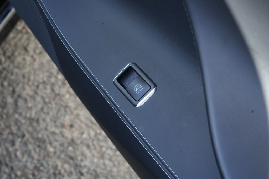 Used 2017 Tesla Model S 75 RWD image 32
