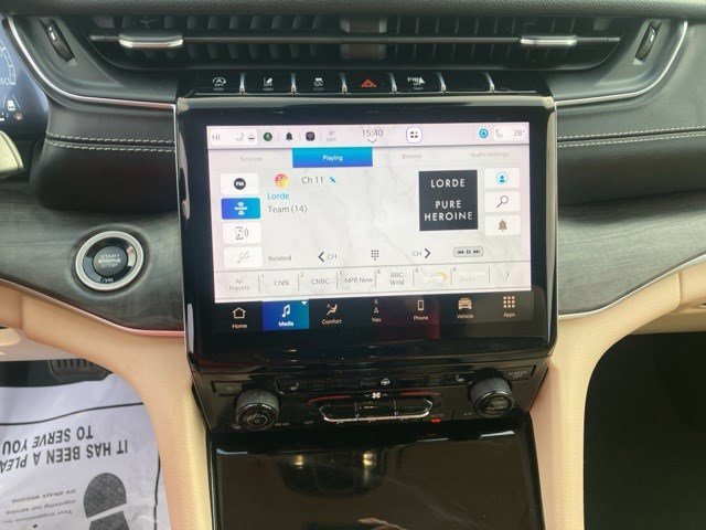 Certified 2022 Jeep Grand Cherokee Limited image 16