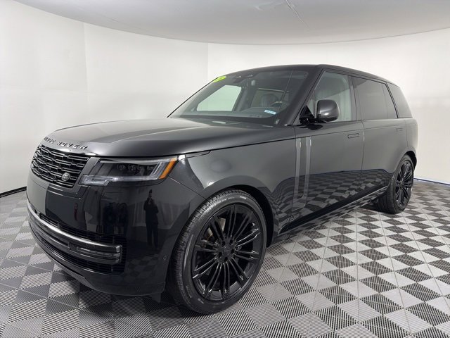 Used 2026 Land Rover Range Rover Long Wheelbase SE image 3