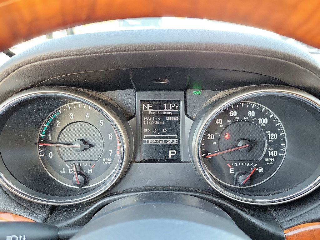 Used 2013 Jeep Grand Cherokee Overland w/ Advance Technology Group AWD/4WD image 23