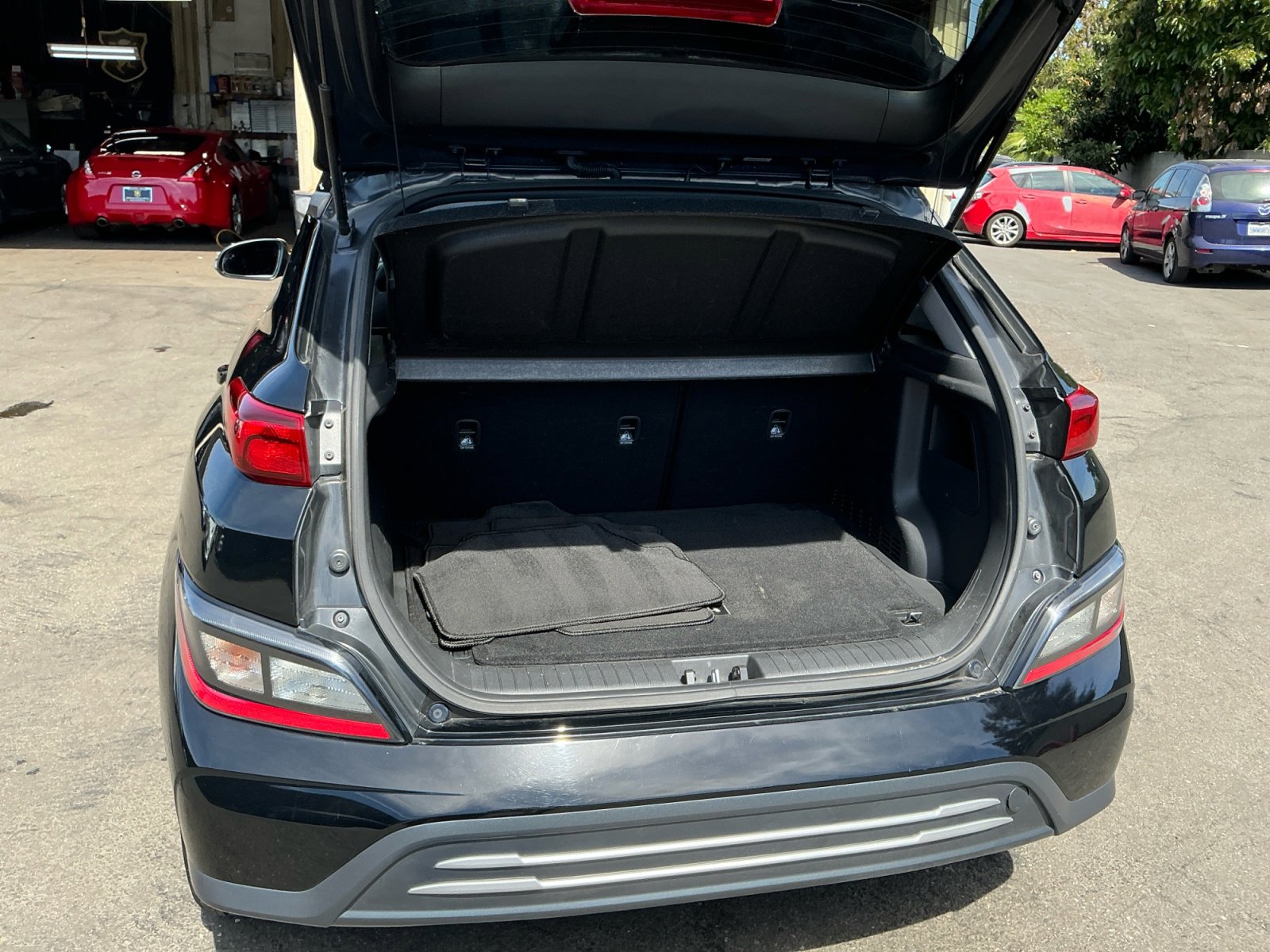 Used 2023 Hyundai Kona SE w/ Cargo Package FWD image 25