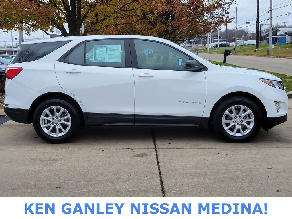 Used 2021 Chevrolet Equinox LS image 2