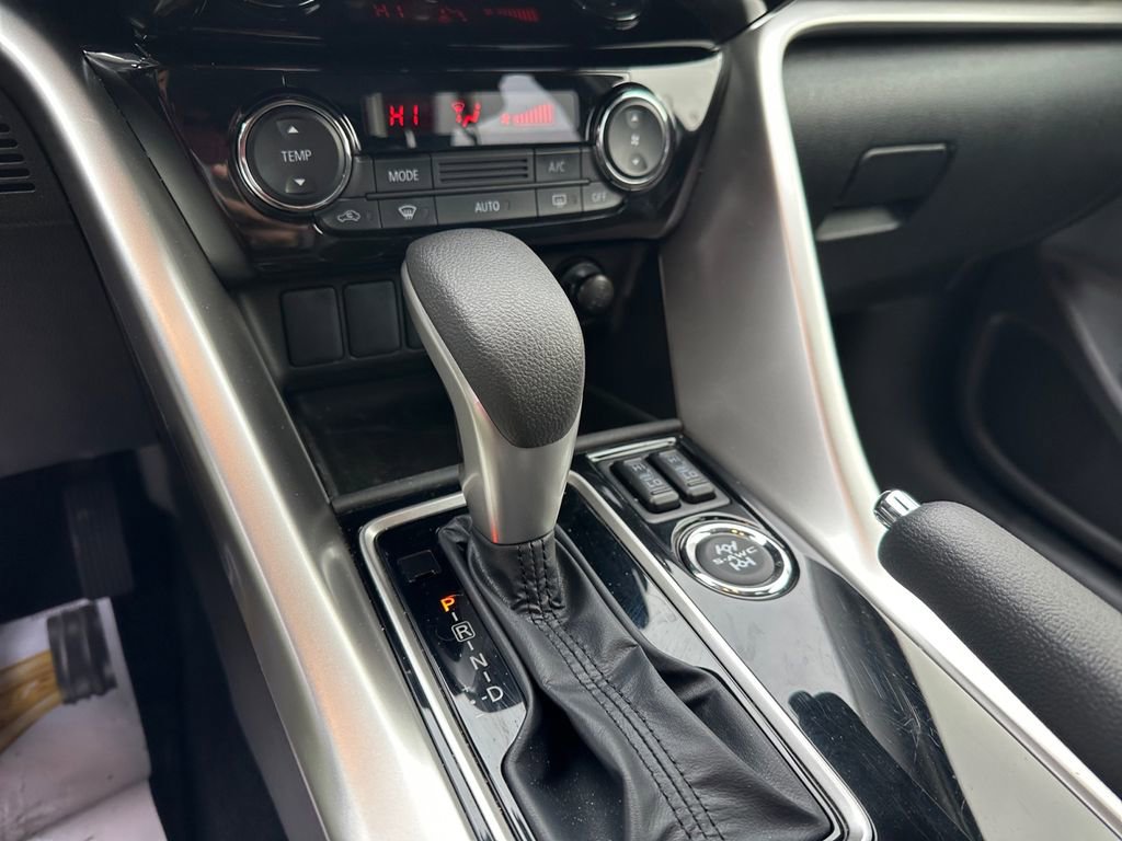 Used 2025 Mitsubishi Eclipse Cross LE image 21