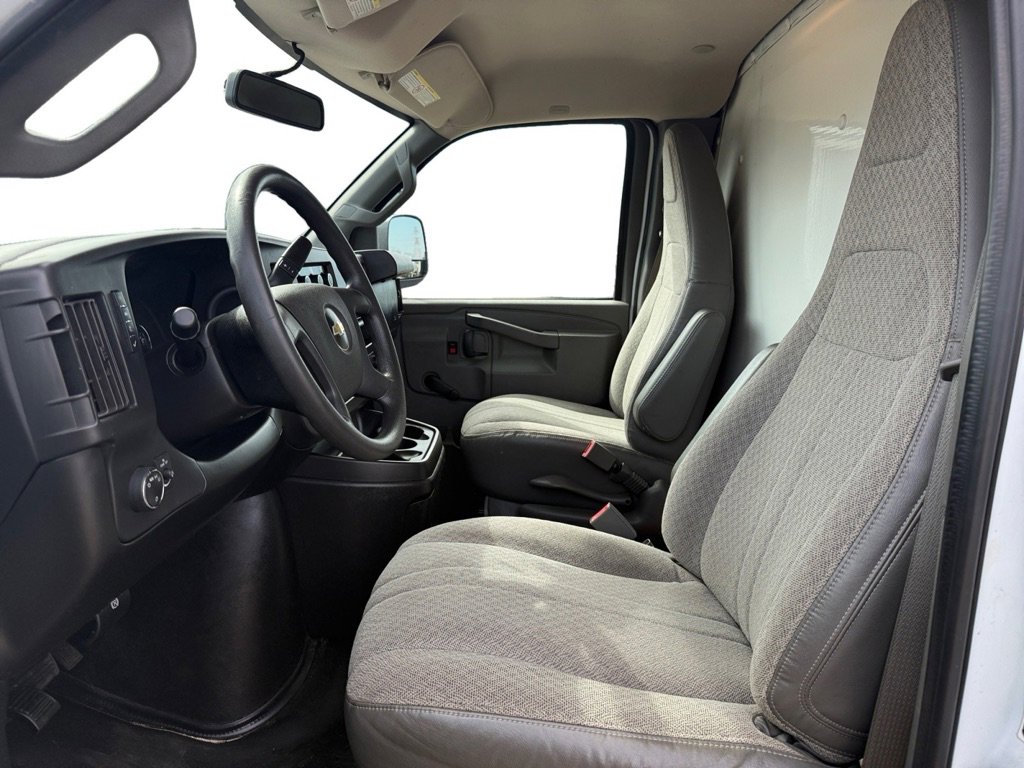 Used 2018 Chevrolet Express 3500 image 9