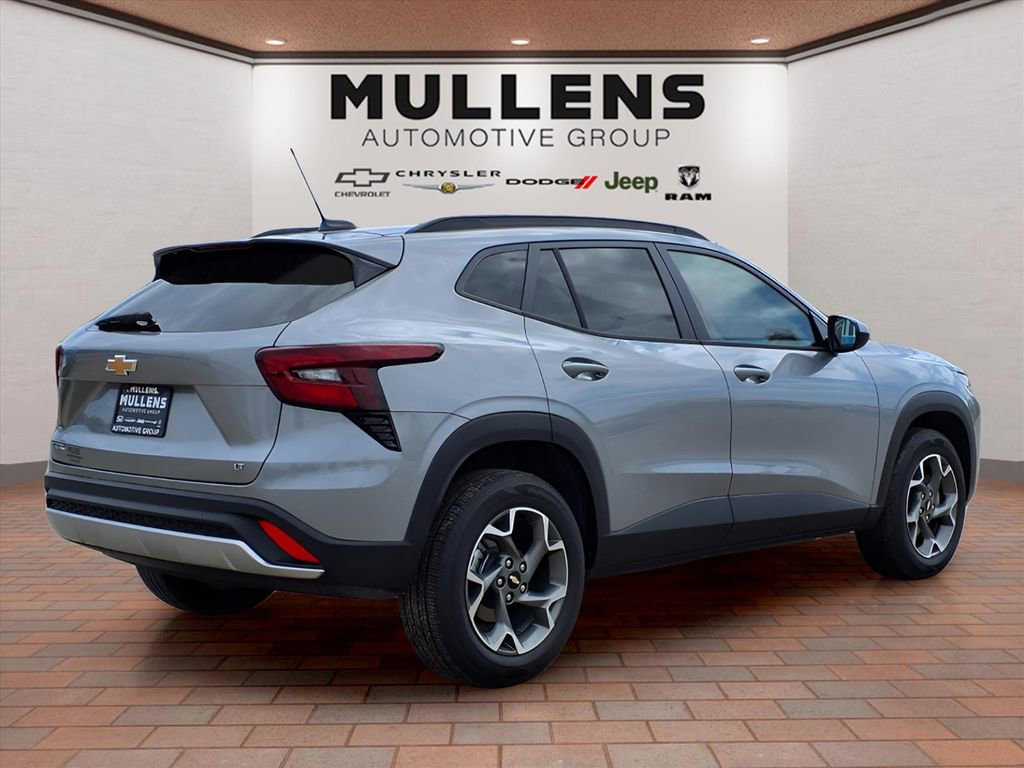 Used 2026 Chevrolet Trax LT image 5