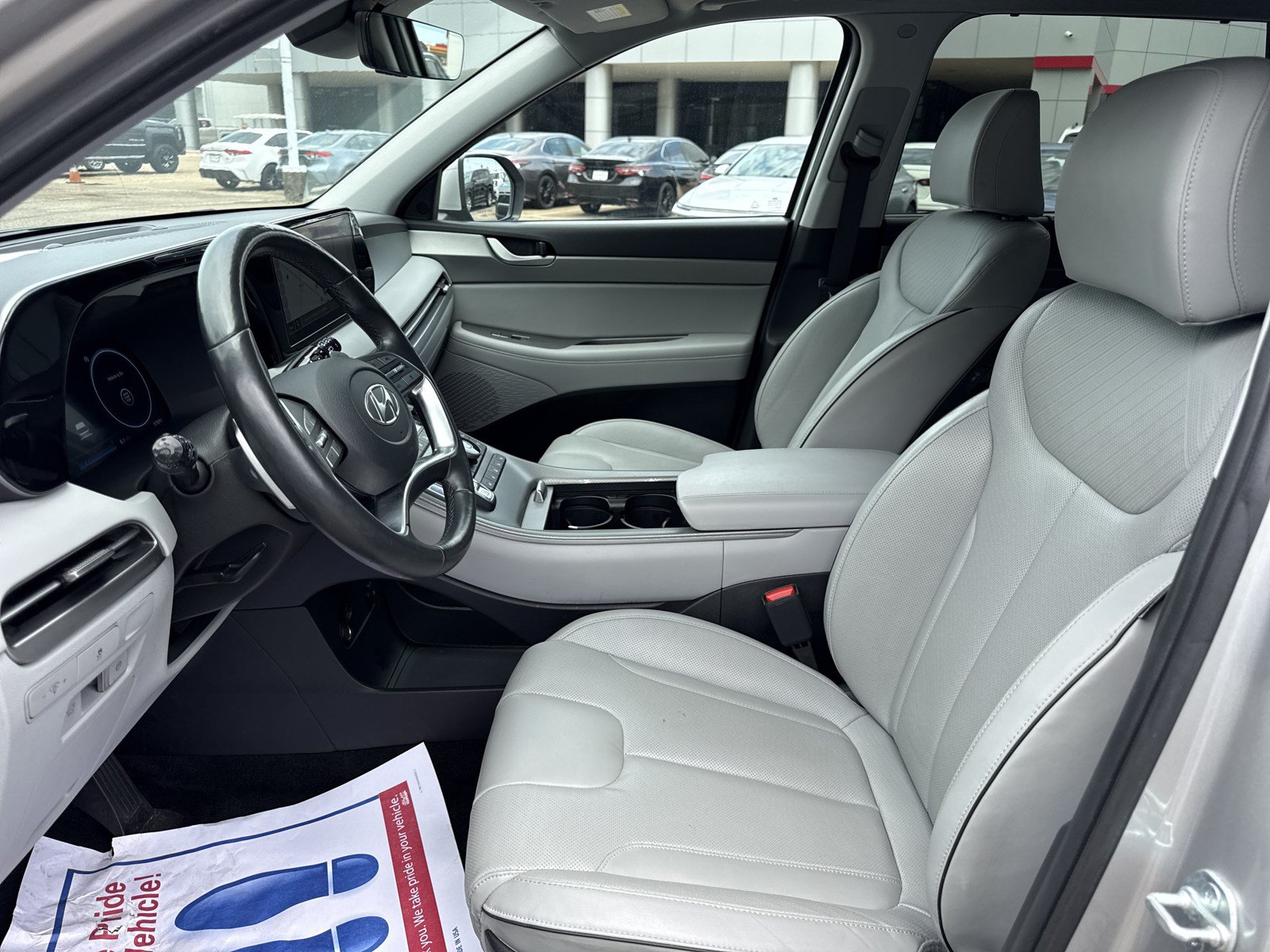 Used 2024 Hyundai Palisade SEL FWD image 11