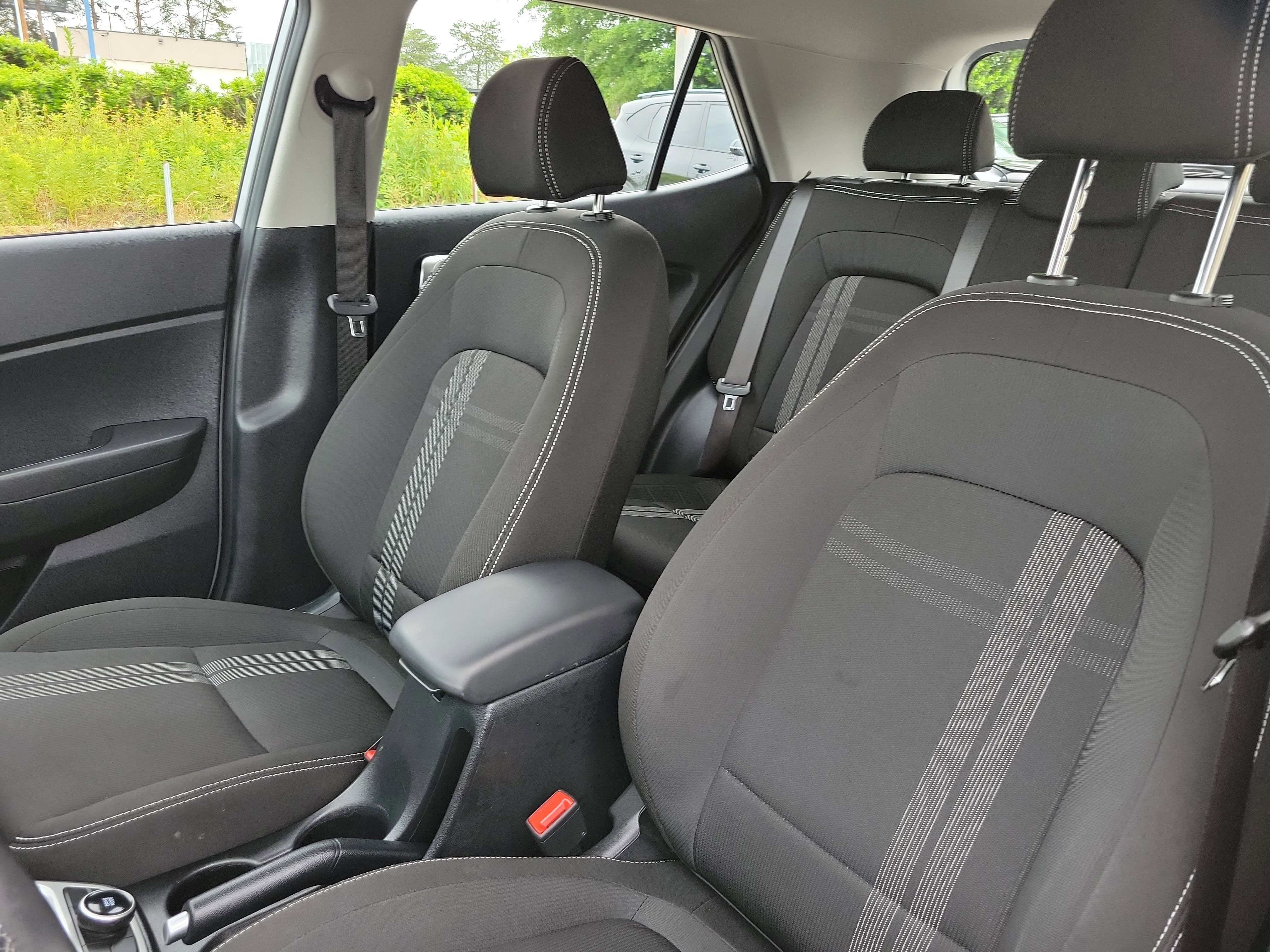 Used 2025 Hyundai Venue SEL FWD image 16