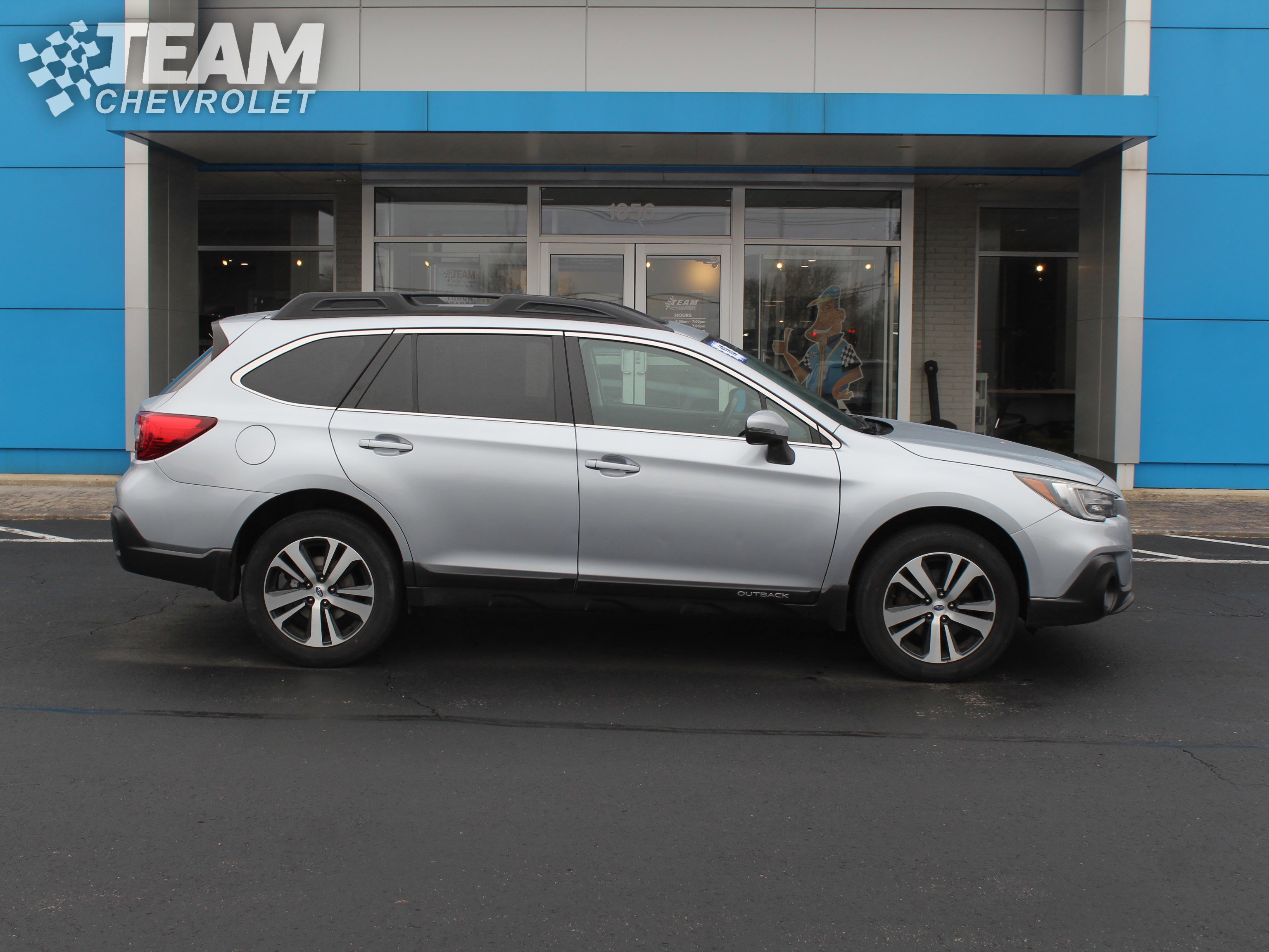 Used 2018 Subaru Outback 2.5i Limited image 3
