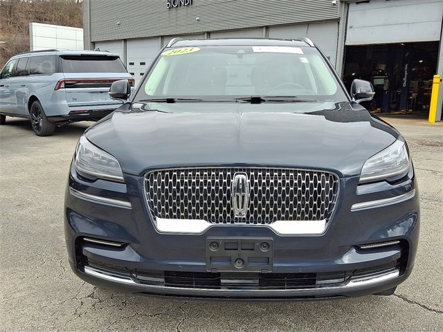 Used 2023 Lincoln Aviator Reserve w/ Equipment Group 201A image 2