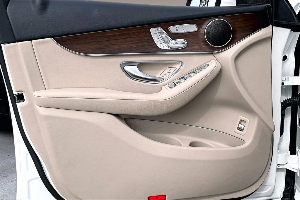 Used 2022 Mercedes-Benz GLC 300 4MATIC image 18