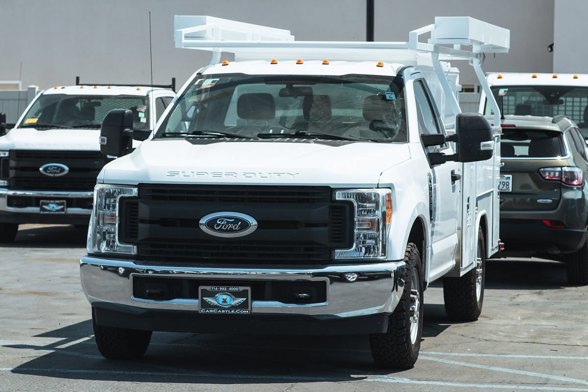Used 2017 Ford F350 XL w/ Power Equipment Group RWD image 5