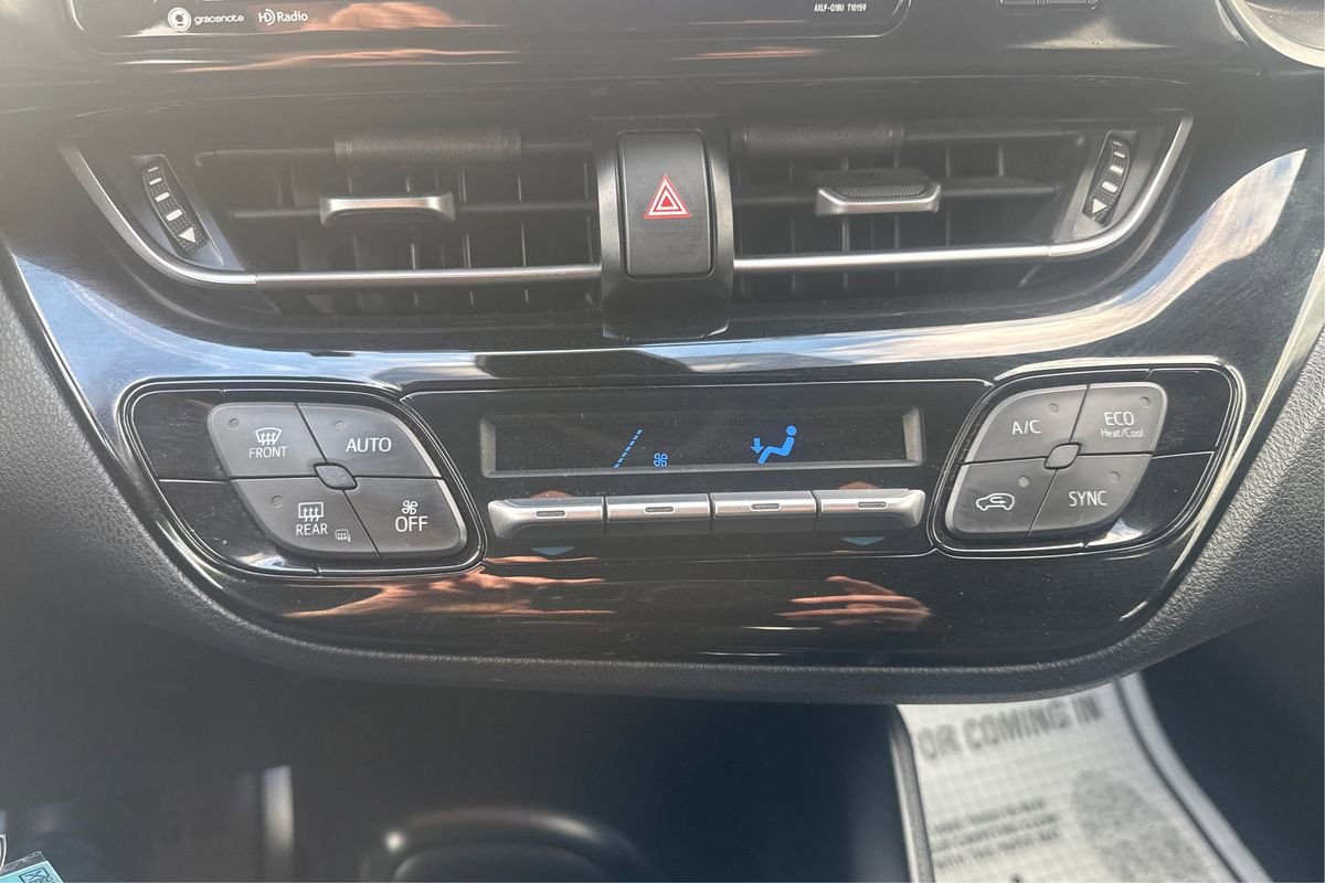 Used 2018 Toyota C-HR XLE image 26