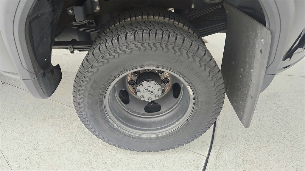 Used 2021 GMC Sierra 3500 SLT w/ SLT Convenience Package image 22