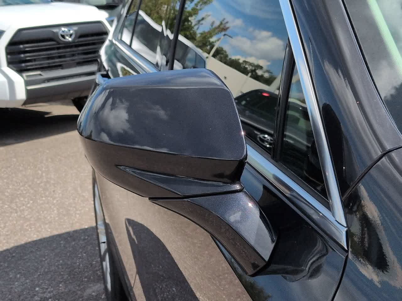 Used 2023 Cadillac XT4 Luxury FWD image 12